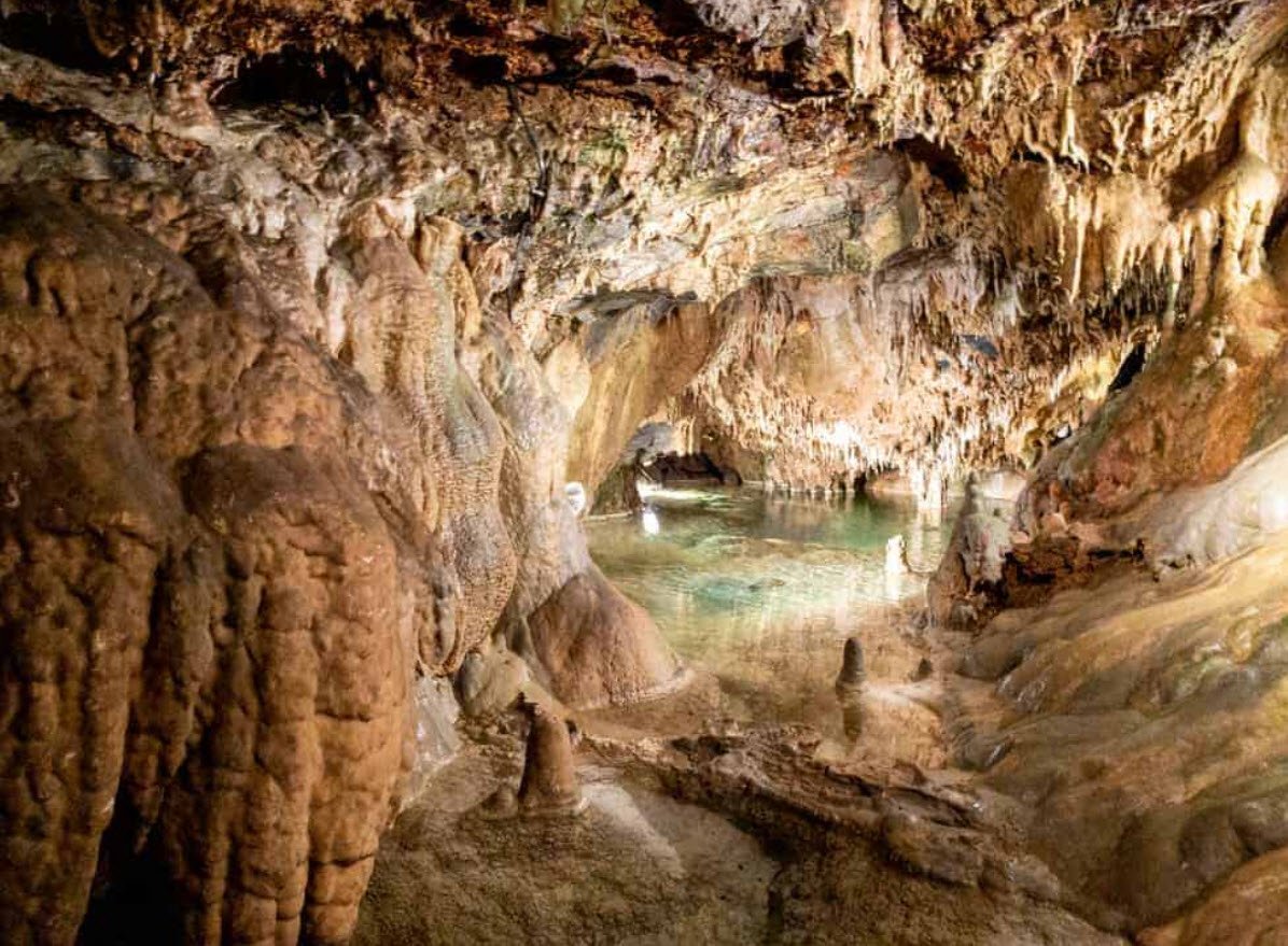 Echo Dell Indian Echo Caverns